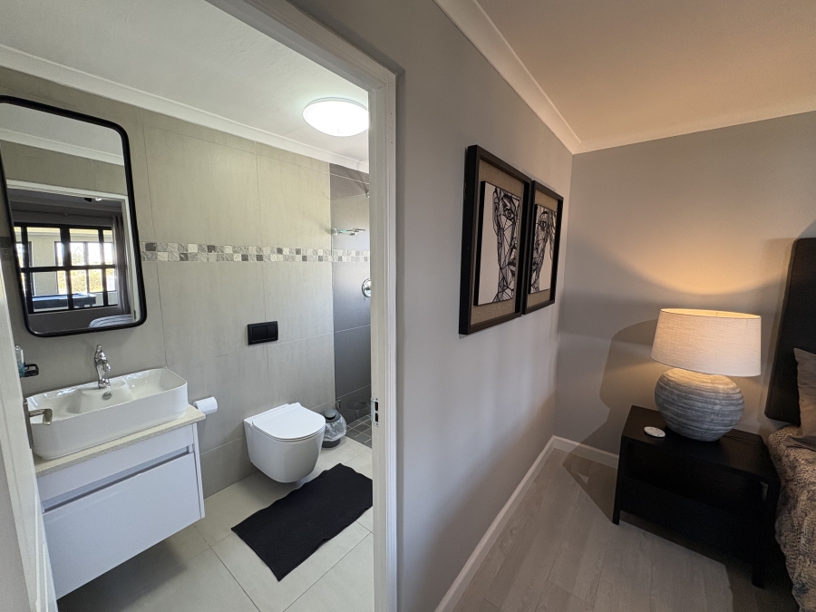 4 Bedroom Property for Sale in Grotto Bay Western Cape